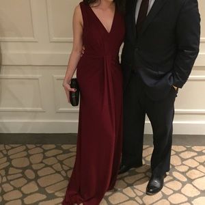 Vera by Vera Wang red gown size 4. Only worn once!